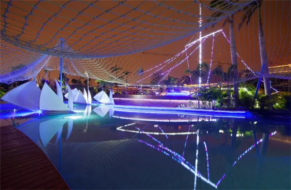 �������V������������