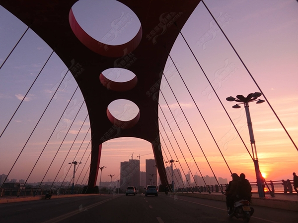 �������V������������