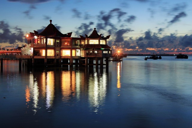 �������V������������