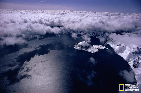 火山口湖國家公園，俄勒岡州攝影：Sam Abell，國家地理創(chuàng)意版