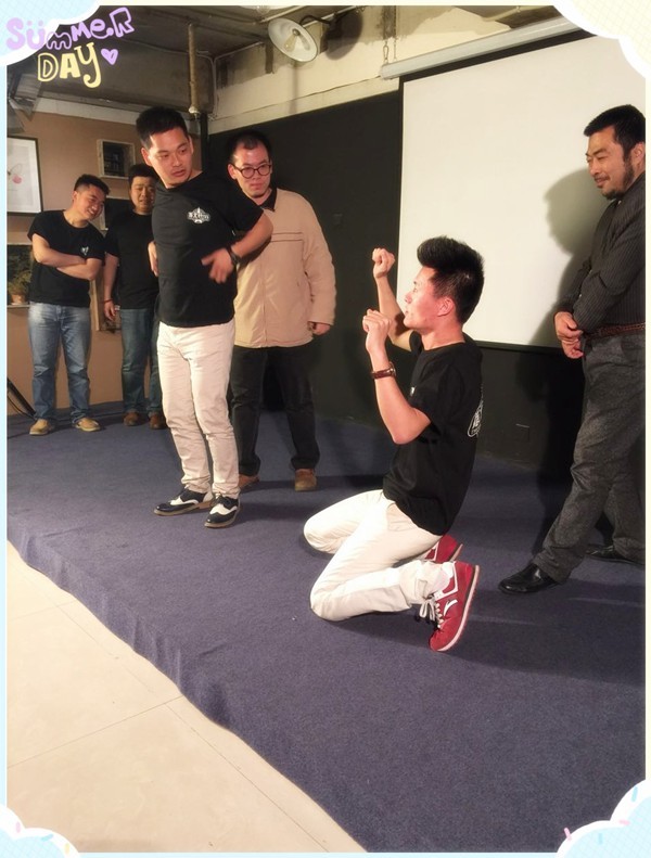 難度增加，連動(dòng)作都由觀眾設(shè)定~行軍打仗中，路飛是有多怕死？