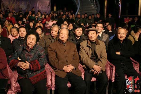 著名豫劇表演藝術(shù)家、小生之帝王素君  著名豫劇表演藝術(shù)家、唐派傳人賈廷聚、楊志禮