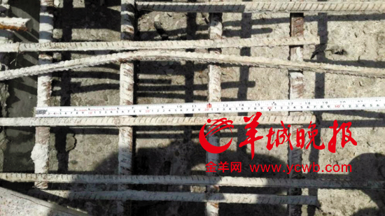 黃建清提供的E出入口鋼筋間距，顯示為15厘米