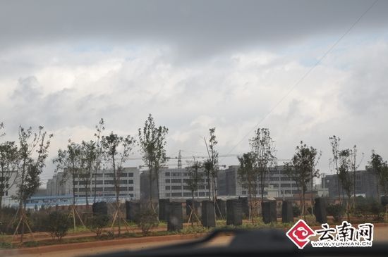 2010年11月的時候，爭議土地上已經(jīng)是密布的高樓群。