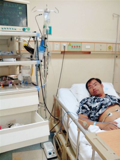 傷者陳士奎在重癥監(jiān)護室。新京報記者 王瑞鋒 攝