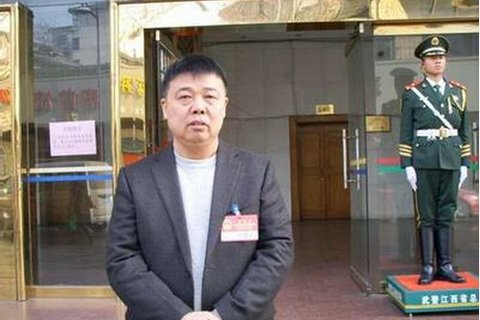 江西大富集團(tuán)董事長、原萍鄉(xiāng)市人大代表何春明。