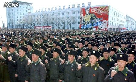 朝鮮黃海北道、咸鏡南道和南浦市11日舉行軍民大會，支持朝鮮人民軍最高司令部發(fā)言人聲明。