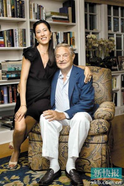 索羅斯及其未婚妻多美子。