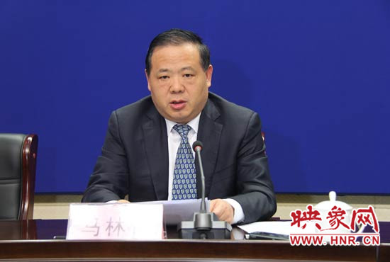 安陽(yáng)市委副書記、市長(zhǎng)馬林青介紹了第五屆安陽(yáng)航空運(yùn)動(dòng)文化旅游節(jié)的總體情況