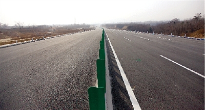 鄭上快速路工程建設(shè)已進入收尾階段。