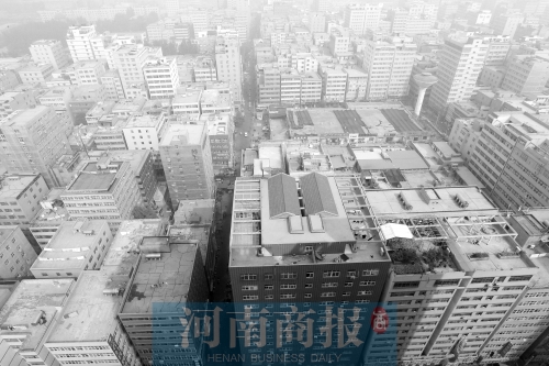 陳寨密密麻麻的出租房，或許將成為歷史  鄧萬里/攝
