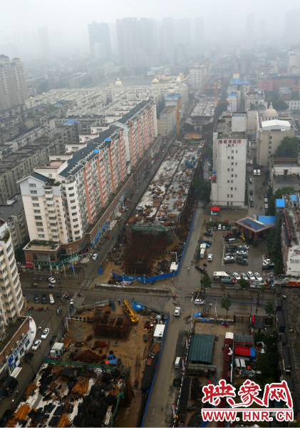 隴海路高架橋已雛形顯現(xiàn)。