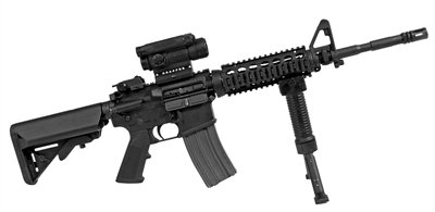 M4 卡賓槍，戰(zhàn)斗全重：3.4公斤，最大有效射程：600米，全槍長：840mm，空槍重：2.88公斤