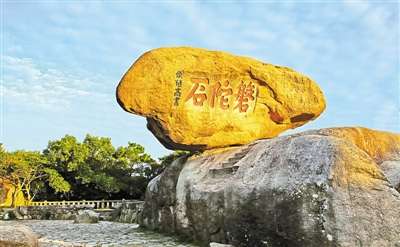 海天佛國(guó)寺寺恢宏 養(yǎng)生素食普陀山