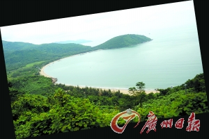 長長的沙灘海岸。
