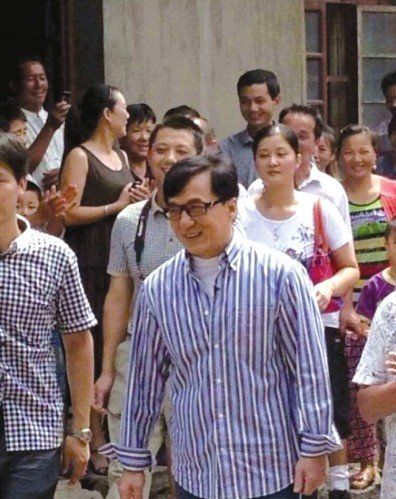 成龍在蕪湖認祖歸宗。