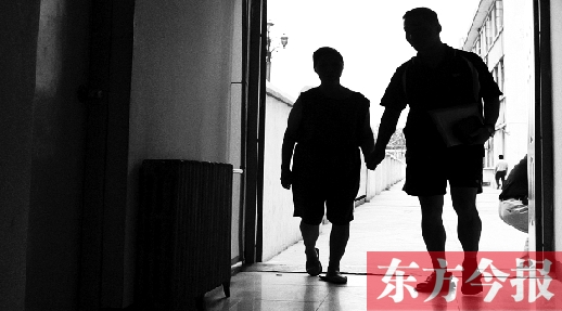 生活節(jié)奏加快，再加上工作壓力大，現(xiàn)在年輕人很容易忽略退休在家、更需要關(guān)心的老人 記者 張曉冬/圖