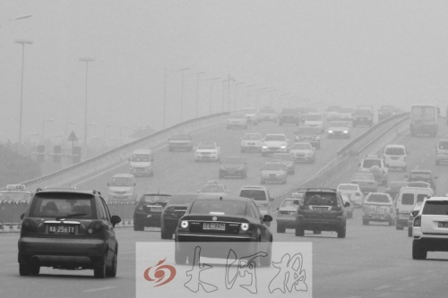 省會鄭州的霧霾中,機(jī)動車尾氣平均占24%,嚴(yán)重時占60%。