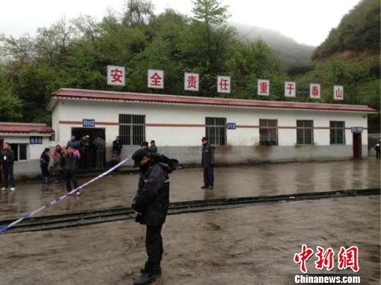 圖為事故救援現(xiàn)場(chǎng)。 禎東 攝