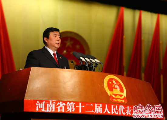 省人民檢察院檢察長蔡寧向大會(huì)作工作報(bào)告。