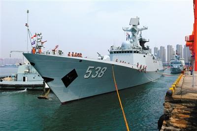 中國導(dǎo)彈護(hù)衛(wèi)艦煙臺艦——滿載排水量4000余噸，艦長134.1米，艦寬16米，是我國自主設(shè)計、研制的