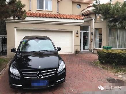 該外籍男子的車輛。（網(wǎng)友供圖）