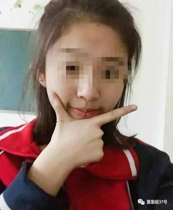 17歲高中男生教室里掐死女同學，被訴故意殺人和強奸