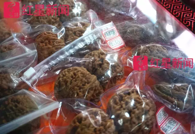 文玩核桃遇冷由幾萬(wàn)一對(duì)降到5元沒人要？商戶否認(rèn)