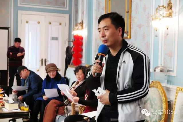 星星裝飾公司董事長、詩人 孔令偉