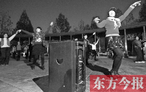做到既讓跳舞的人有地方，又不影響他人休息，這才是化解矛盾的根本出路