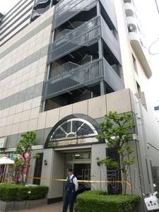 5月27日，埼玉縣蕨市一公寓樓發(fā)生疑似強(qiáng)迫殉情案，一名日本人男性和一名中國籍女性死亡。