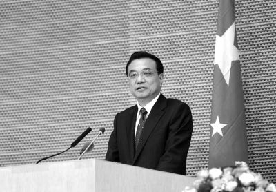 當(dāng)?shù)貢r間5月5日，國務(wù)院總理李克強在非盟會議中心發(fā)表演講。圖/中國政府網(wǎng)