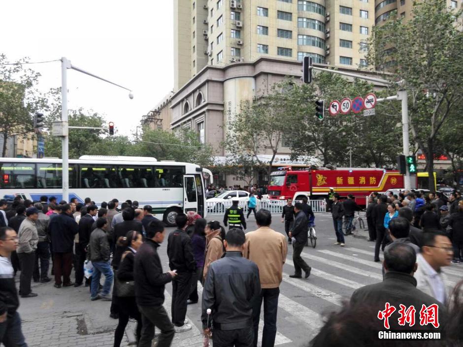 自治區(qū)和烏魯木齊市有關(guān)部門迅速處置，傷員已全部送往醫(yī)院救治。
