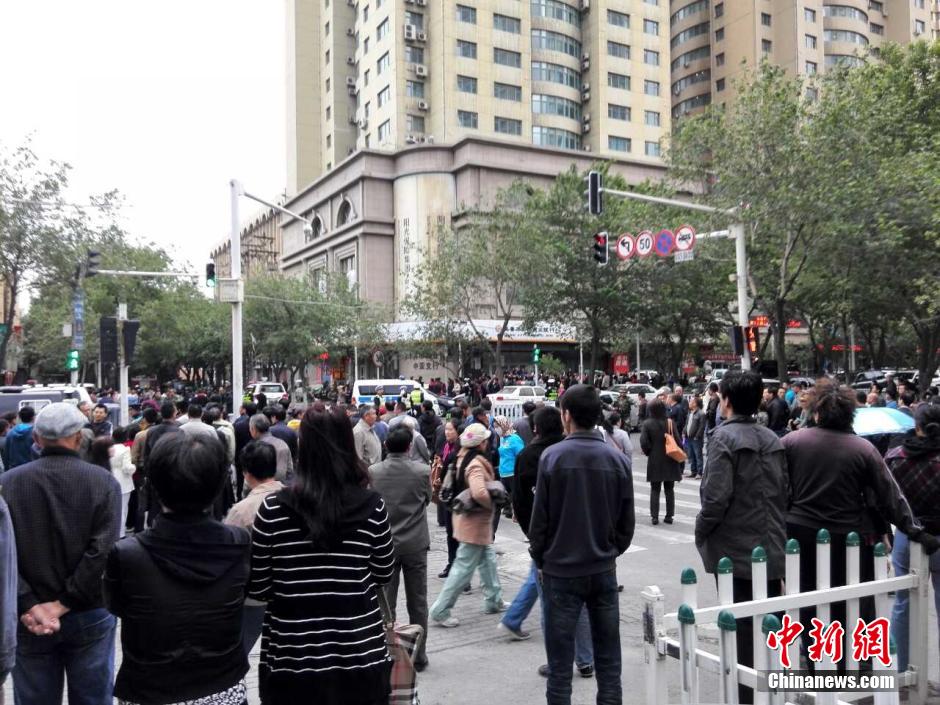 自治區(qū)和烏魯木齊市有關(guān)部門迅速處置，傷員已全部送往醫(yī)院救治。
