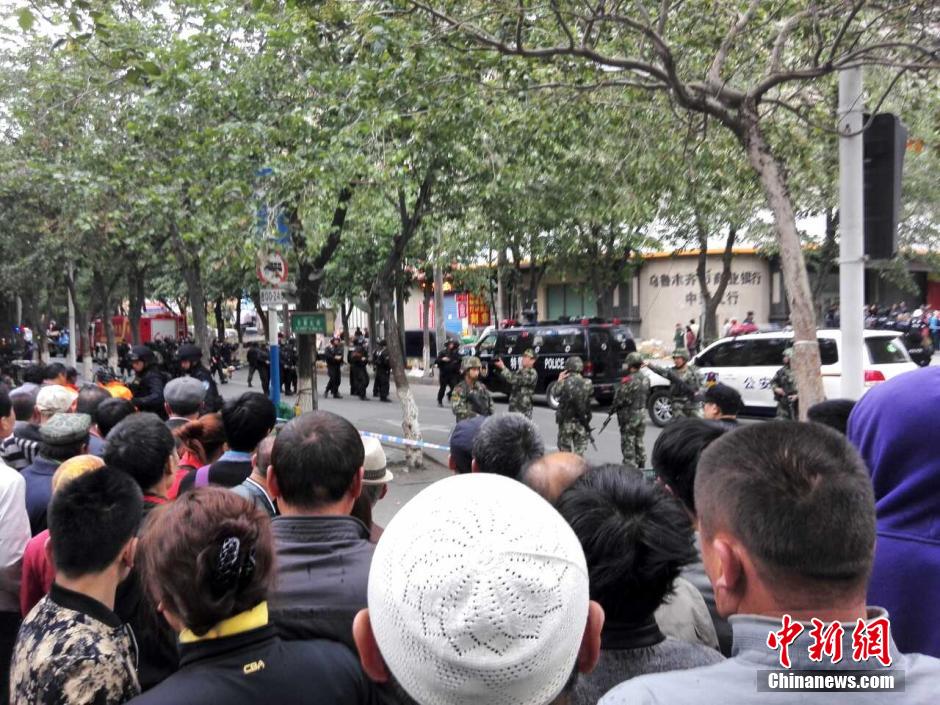 自治區(qū)和烏魯木齊市有關(guān)部門迅速處置，傷員已全部送往醫(yī)院救治。