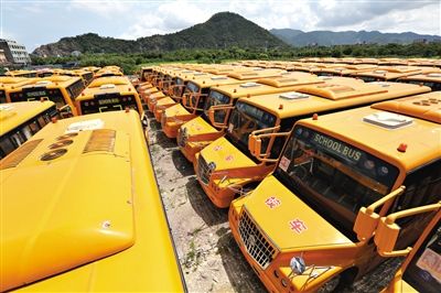 8月28日，浙江溫嶺，擱置農(nóng)村近1年的校車。