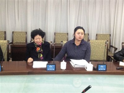 昨晚，馬超群母親張桂英在秦皇島舉行新聞發(fā)布會(huì)。