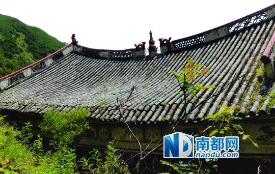 　照光寺在致歉微博中稱，該寺位于蒼山之上，年久失修，且沒有防火通道。