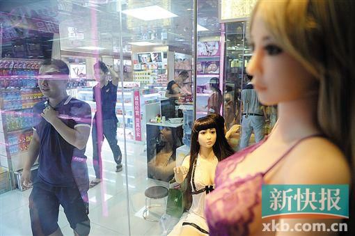 廣東成人用品市場調(diào)查。圖為各地的經(jīng)銷商都會在此進(jìn)貨。新快報記者 孫毅/攝