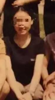 吳老師教音樂，已在該校工作十幾年。