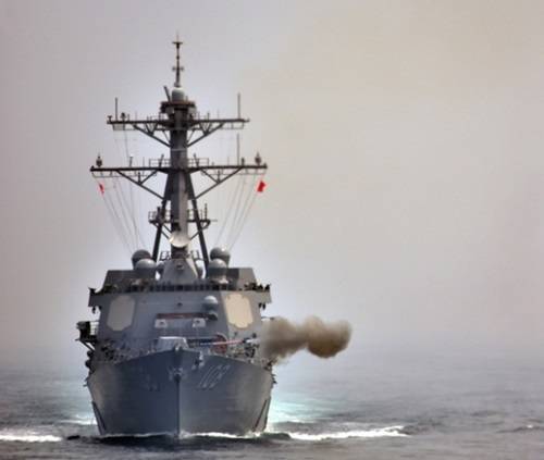 美國海軍的韋恩、麥亞號新型驅(qū)逐艦25日在朝鮮半島西部海域與韓國海軍聯(lián)合軍演