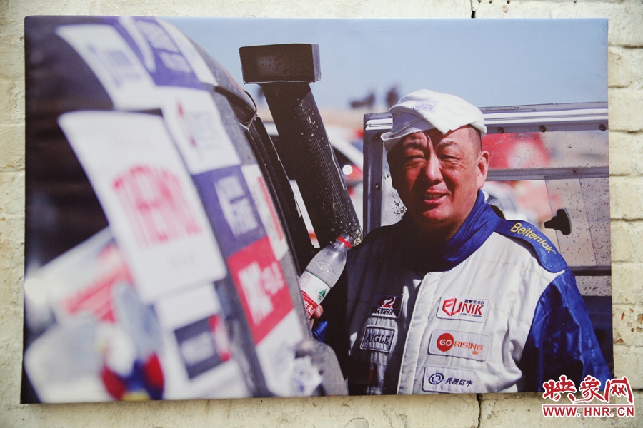 賽車的世界、更是男人的世界。圖為部分參展攝影作品。