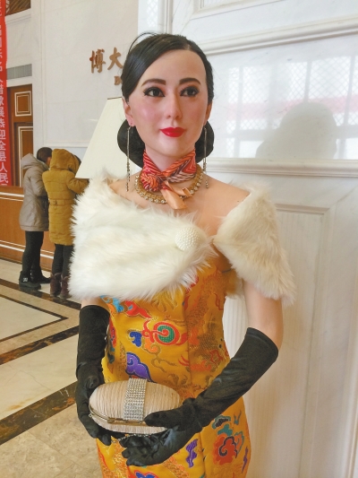 若不是這身似是而非的衣服，你能認(rèn)出這是范冰冰嗎？