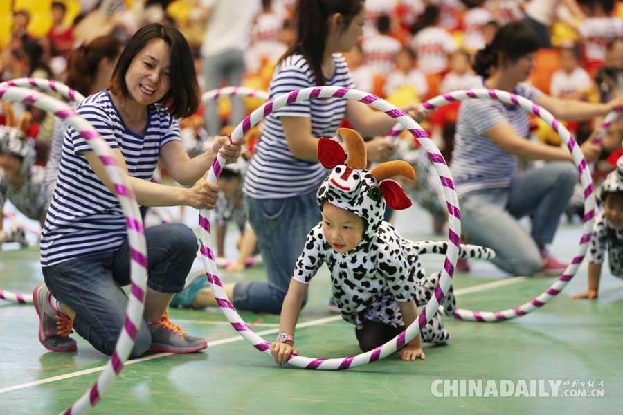 中國(guó)日?qǐng)?bào)聚焦各地迎“六一”兒童節(jié)
