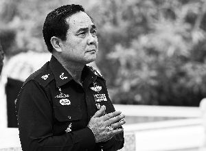8月21日，巴育在泰國(guó)春武里府出席軍方活動(dòng)。 新華社發(fā)