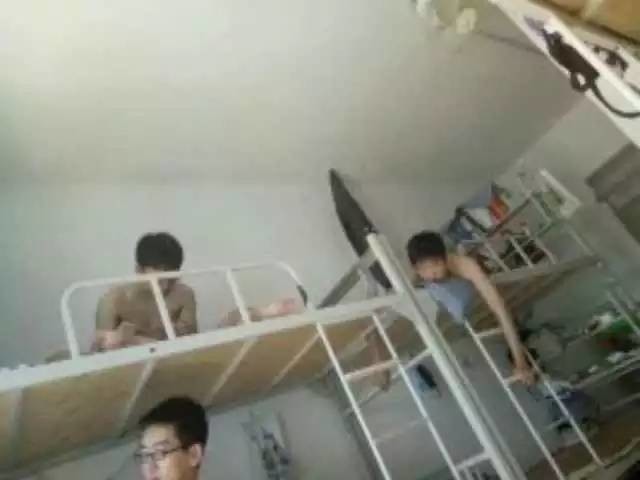 這個學校的男生宿舍火了！女同學都喊著要嫁