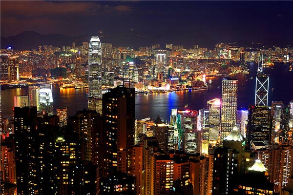 不要溫和地走進那個良夜 因為夜太美！