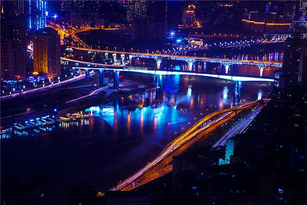 不要溫和地走進那個良夜 因為夜太美！