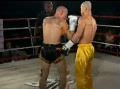 中美搏擊對(duì)抗 武僧一龍爆冷慘遭美拳王KO