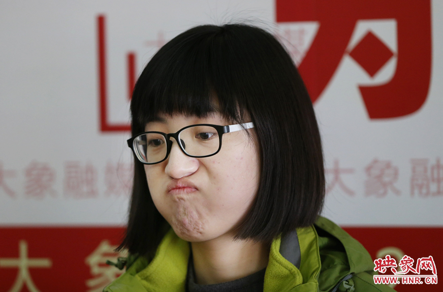 偶爾來個這樣的表情，算是放松緊張的心情吧！